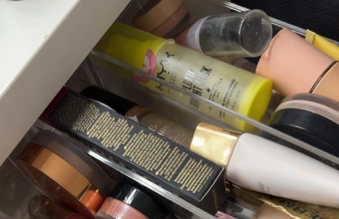 A look into the average makeup drawer of a high school girl.