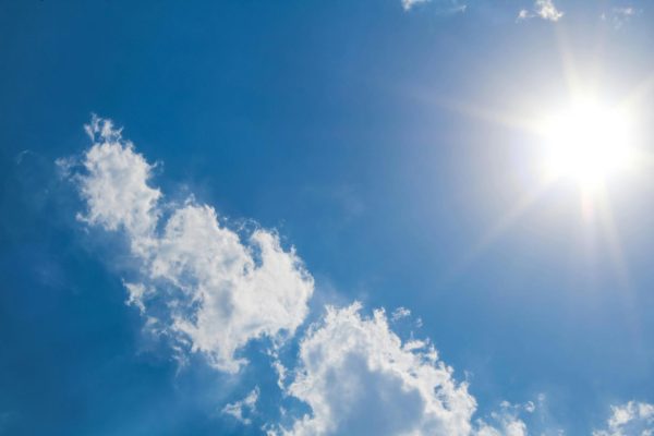 Picture of the sky and the sun. Picture by Tugba via Pexels.